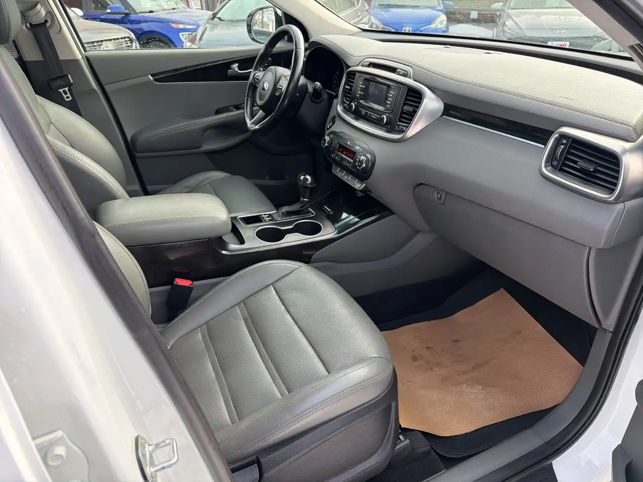 Kia Sorento снимка Kia Sorento