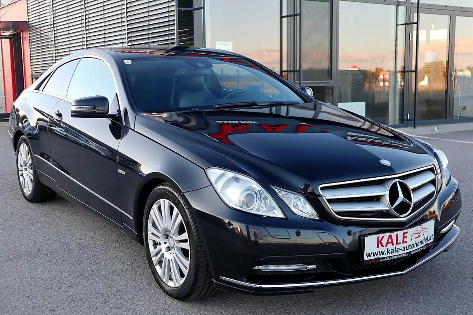 Mercedes-Benz E 220 CDI Coupe *Leder*Xenon* Schwarz - 2