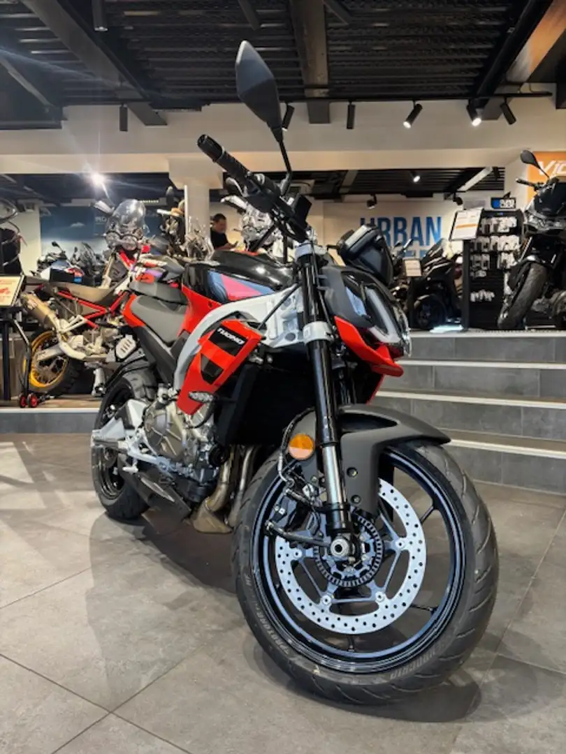 Aprilia Tuono Noir - 2