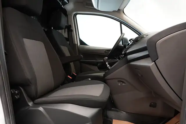Ford Transit Connect view 14