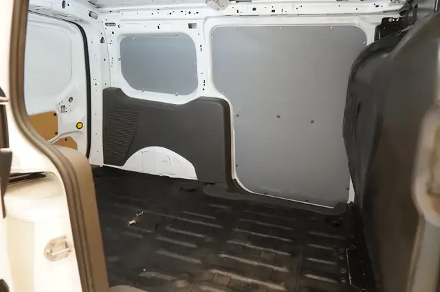 Ford Transit Connect view 13