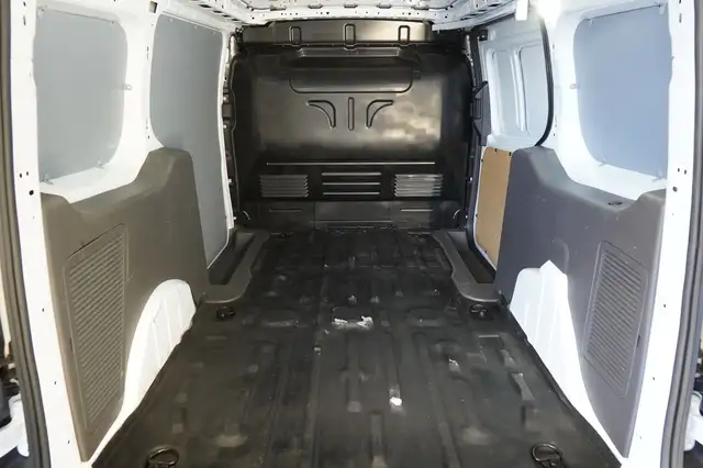 Ford Transit Connect view 12
