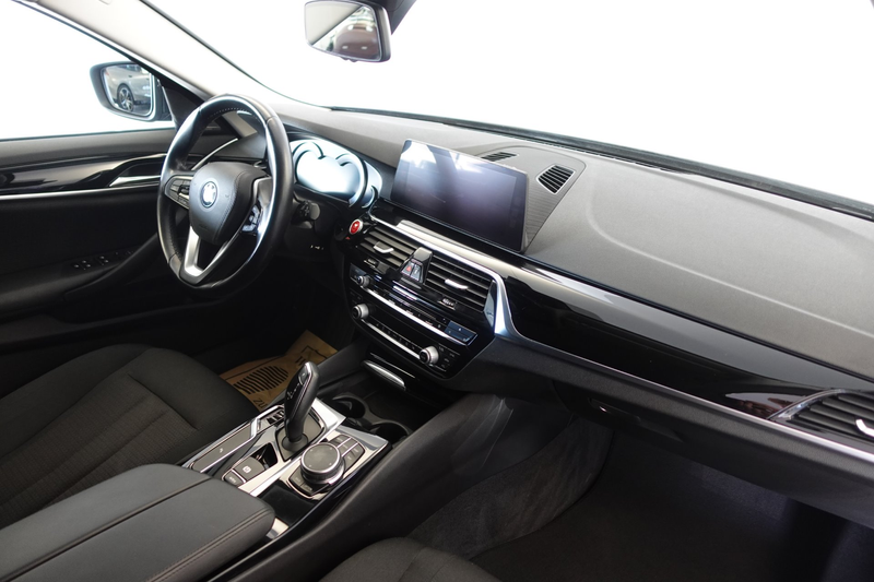 BMW 520 d xDrive G31 — photo 5