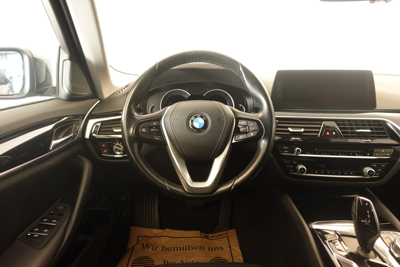 BMW 520 d xDrive G31 — photo 12