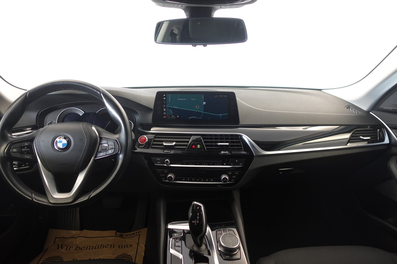 BMW 520 d xDrive G31 — photo 11