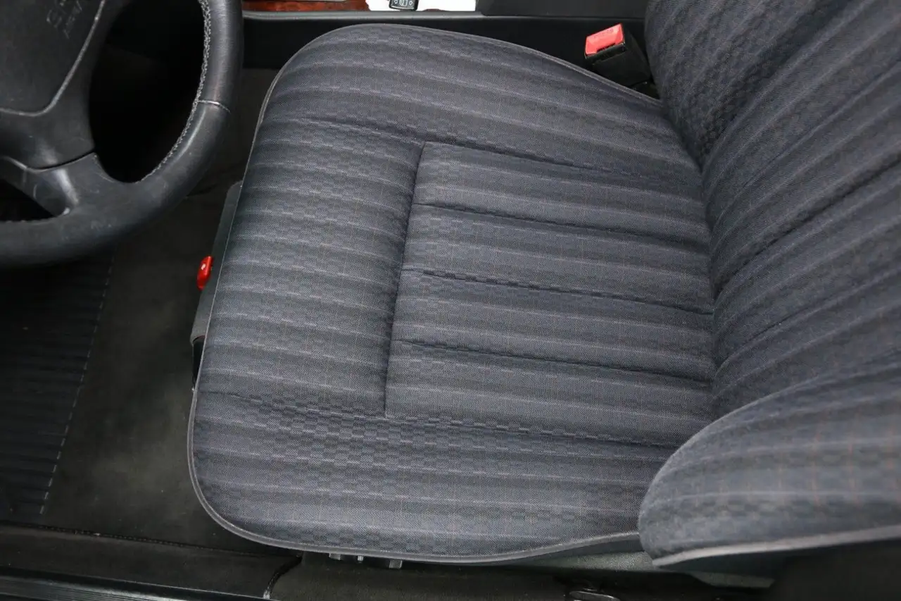 Mercedes-Benz 300 E 24-V Automatik, Klima, nur 61.400 km !, foto 11
