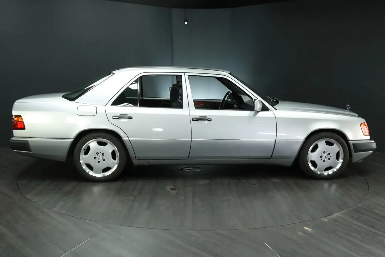 Mercedes-Benz 300 E 24-V Automatik, Klima, nur 61.400 km !, foto 6