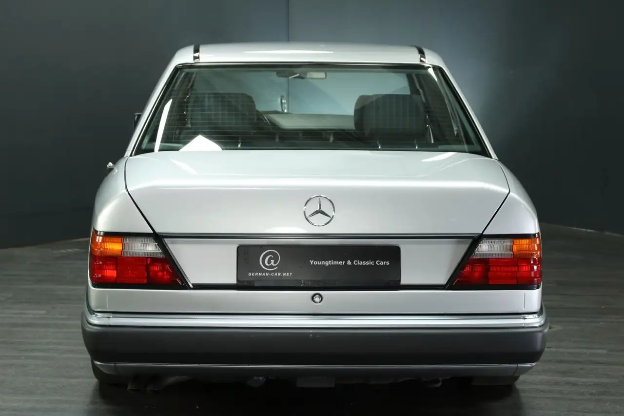 Mercedes-Benz 300 E 24-V Automatik, Klima, nur 61.400 km !, foto 5