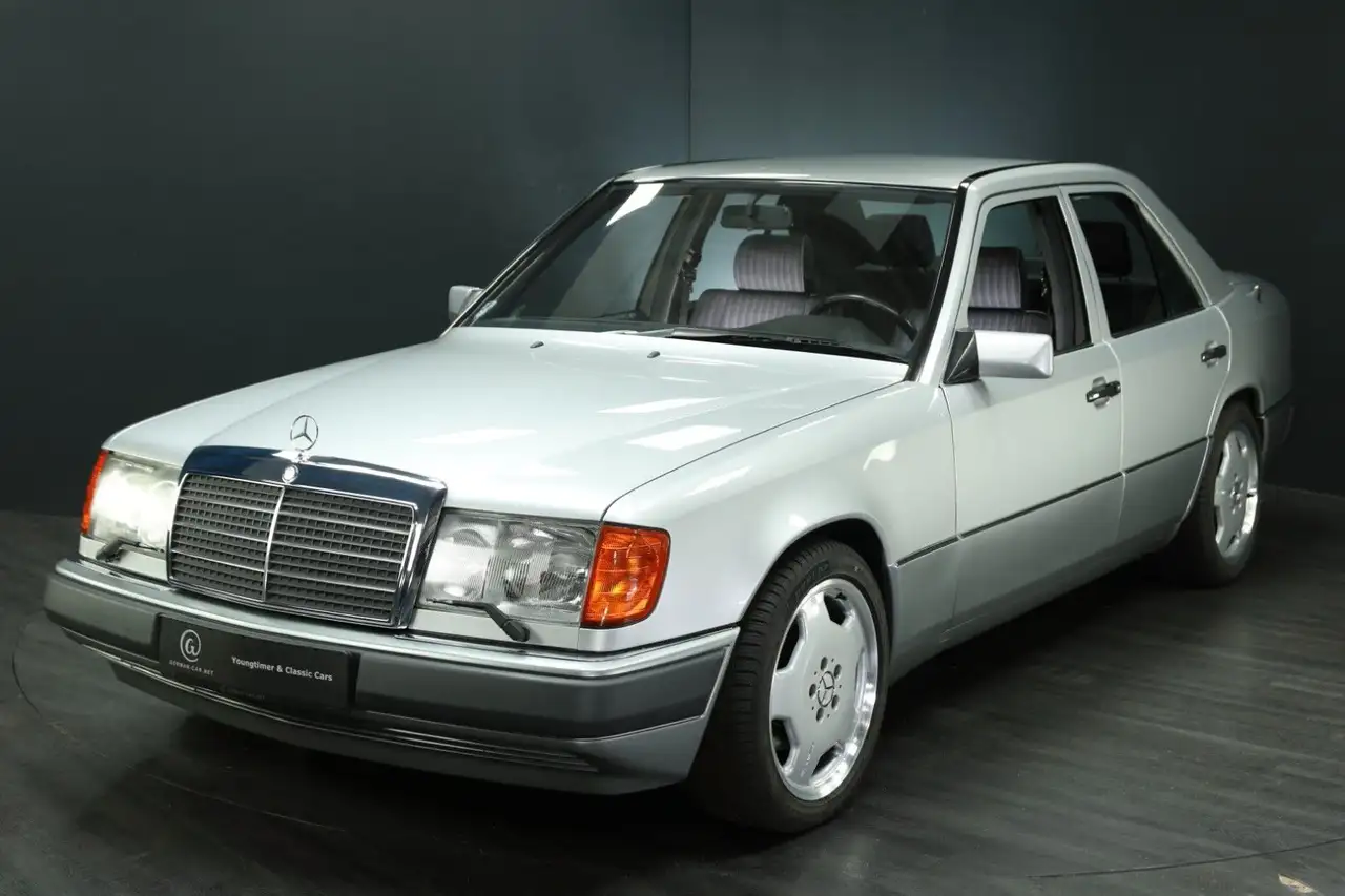 Mercedes-Benz 300 E 24-V Automatik, Klima, nur 61.400 km !, foto 1