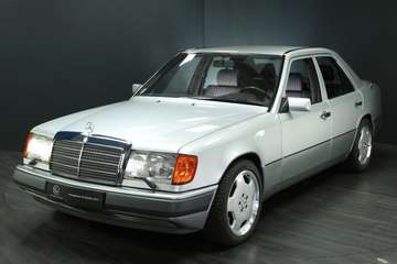 E 24-V Automatik, Klima, nur 61.400 km !