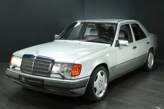 Mercedes-Benz 300 E 24-V Automatik, Klima, nur 61.400 km !