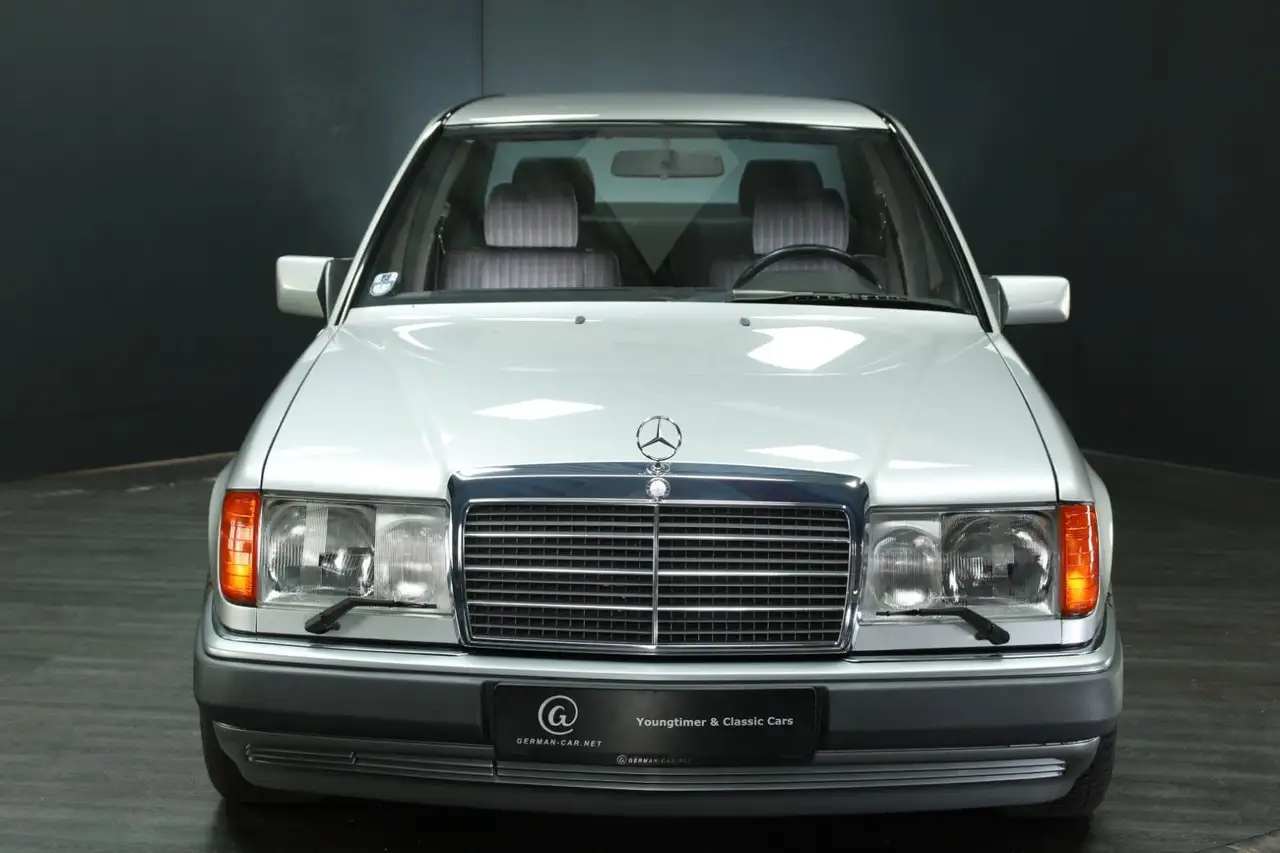 Mercedes-Benz 300 E 24-V Automatik, Klima, nur 61.400 km !, foto 8