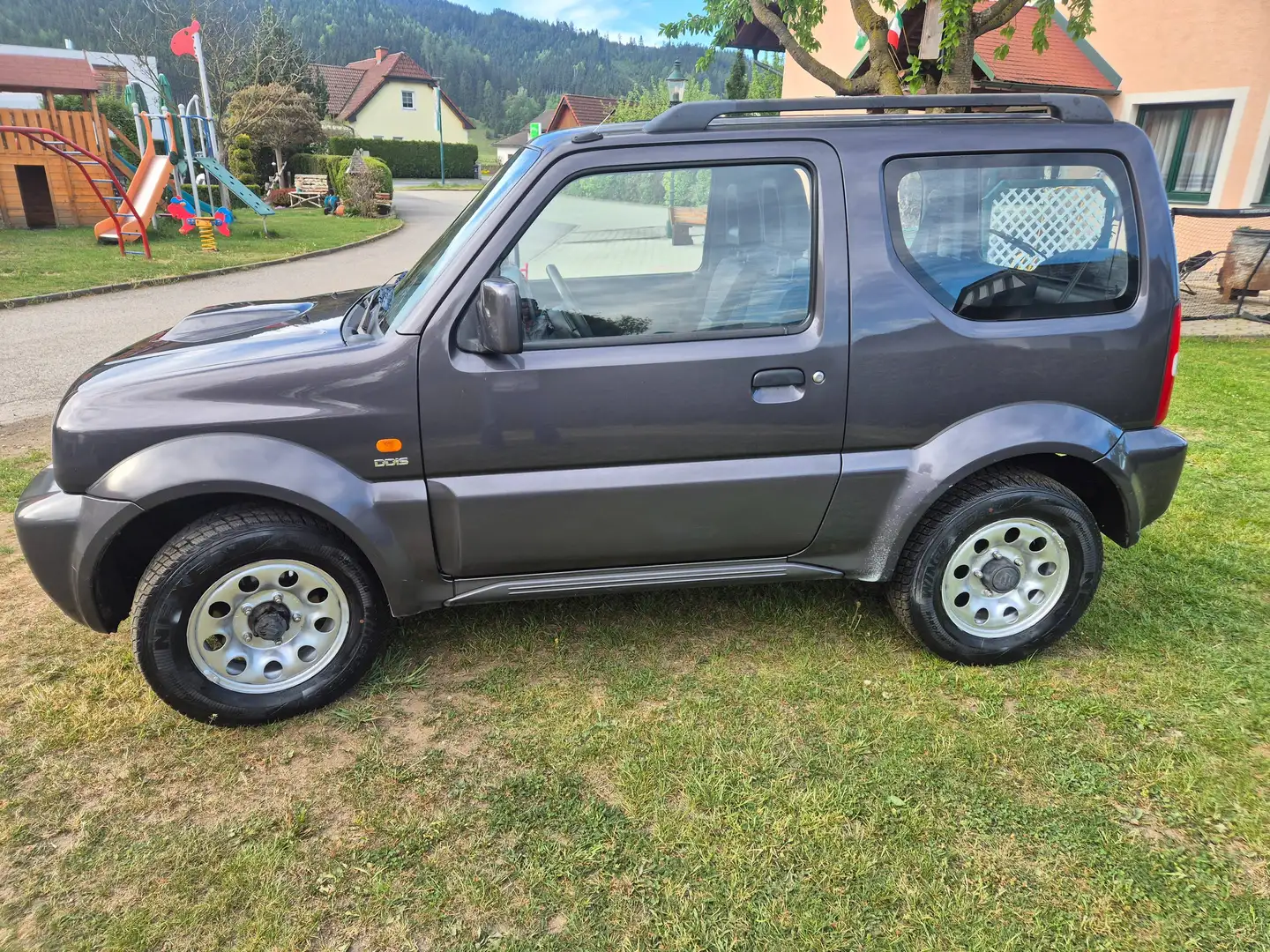 Suzuki Jimny Jimny 1,5 VX DDiS VX Grau - 2