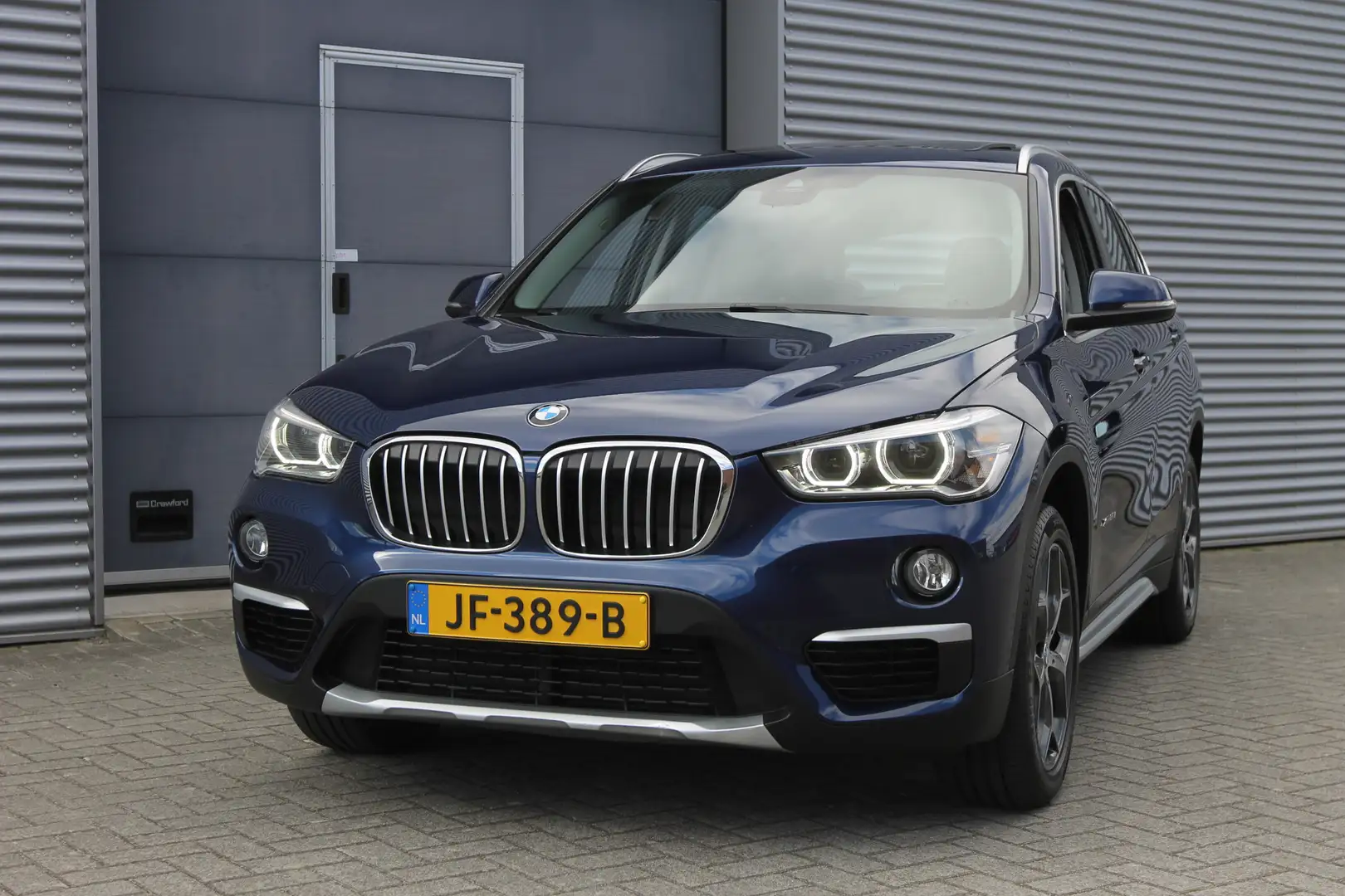 BMW X1 xDrive20i xLine I AUT. I PANO.DAK I CAMERA I 51000 Blau - 2