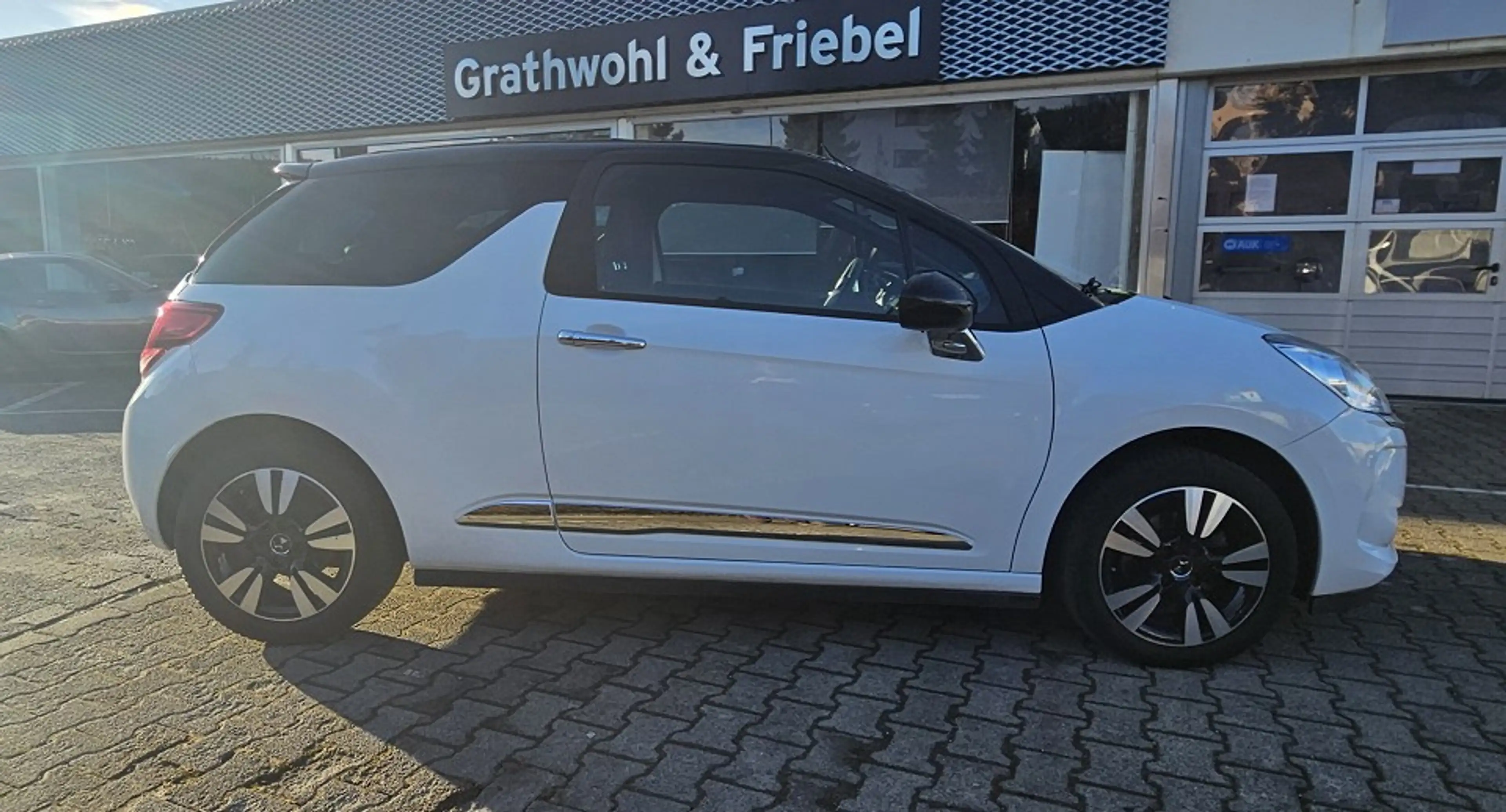 DS Automobiles DS 3 Cabrio PT 110 So Chic*1.HAND — photo 4