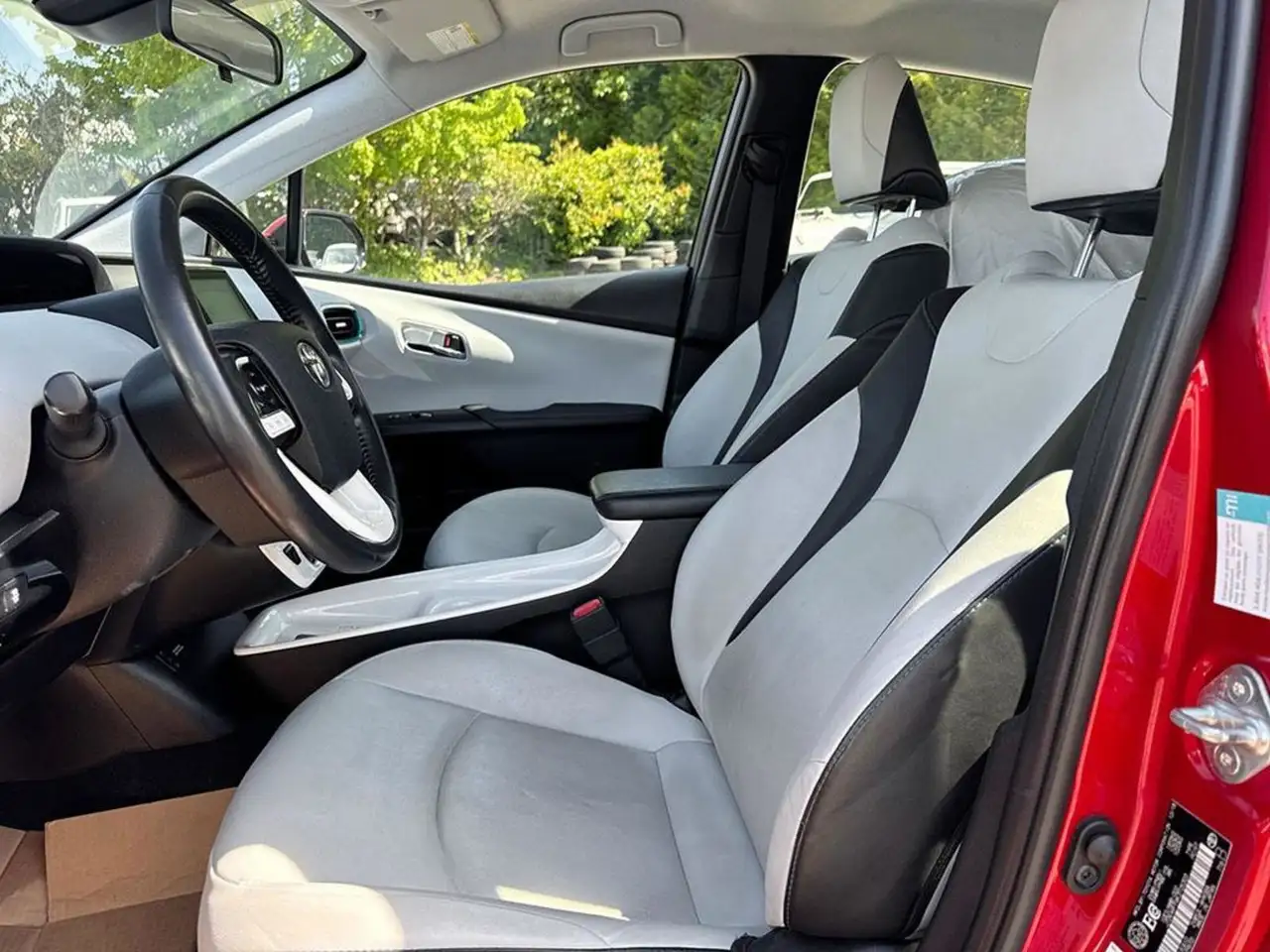 Toyota Prius Prime снимка Toyota Prius Prime
