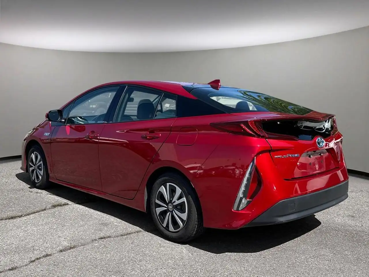 Toyota Prius Prime снимка Toyota Prius Prime