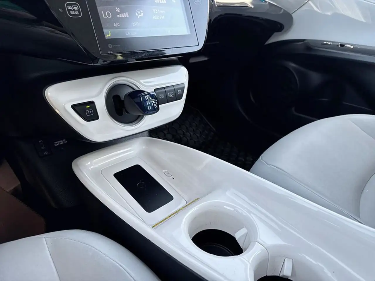 Toyota Prius Prime снимка Toyota Prius Prime