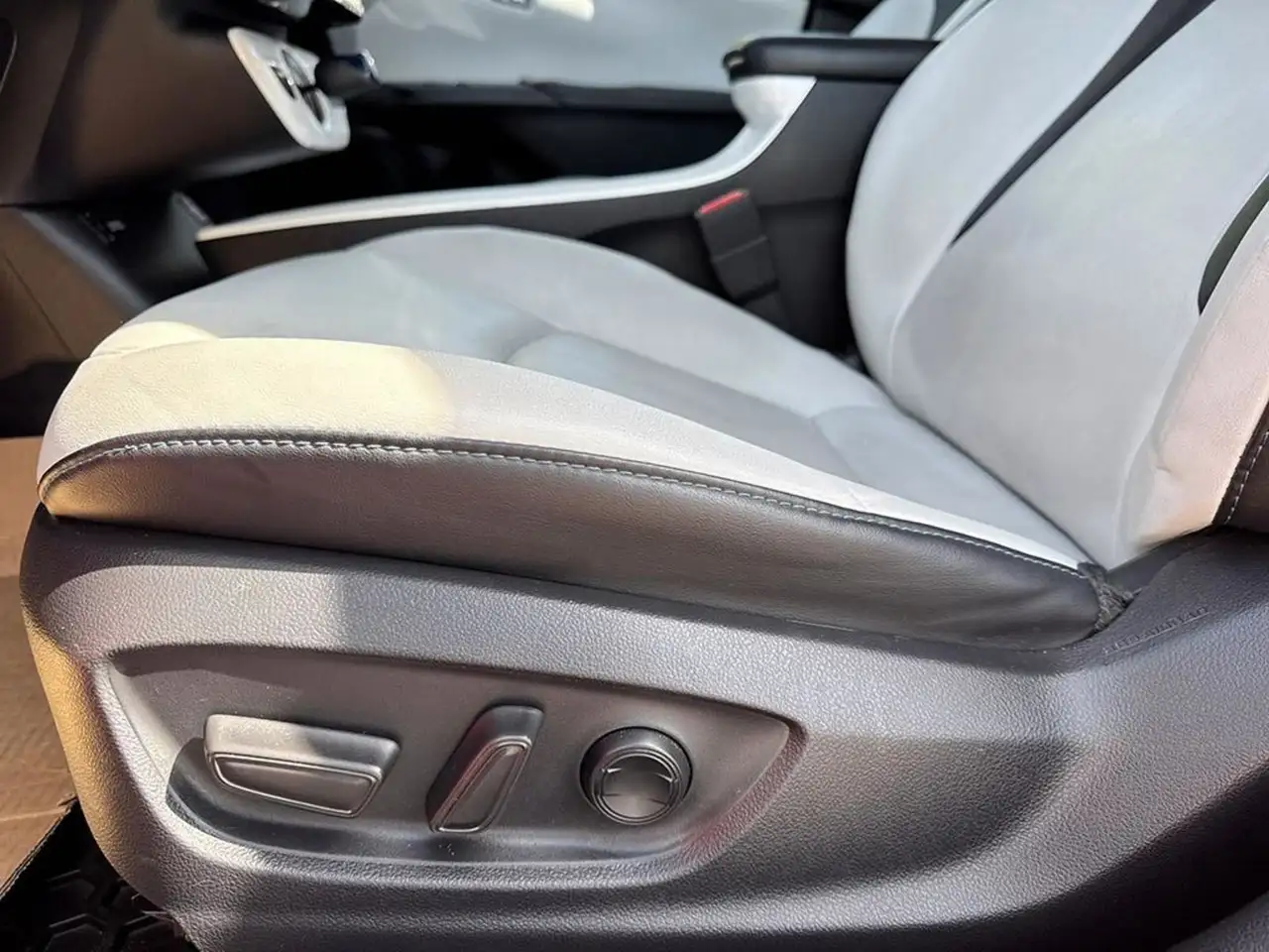 Toyota Prius Prime снимка Toyota Prius Prime