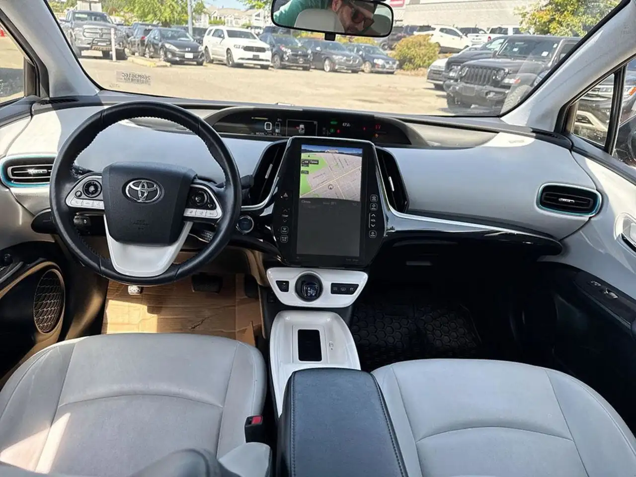 Toyota Prius Prime снимка Toyota Prius Prime