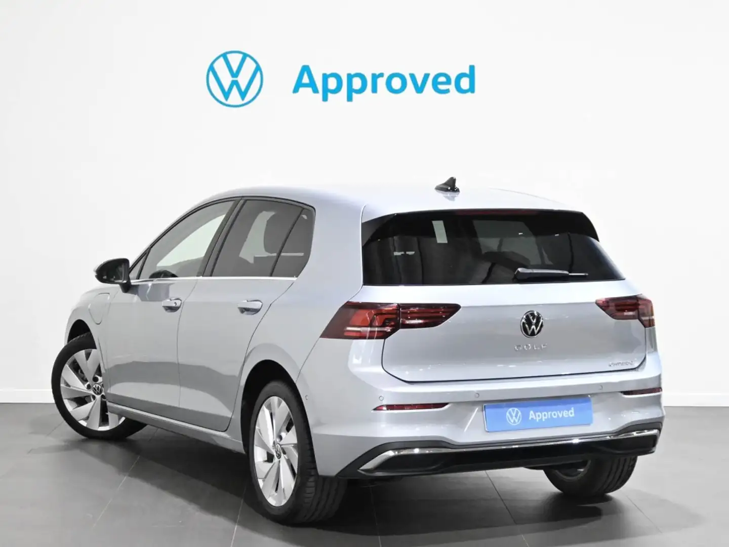 Volkswagen Golf 1.5 TSI eHybrid Style DSG6 150kW Plateado - 2