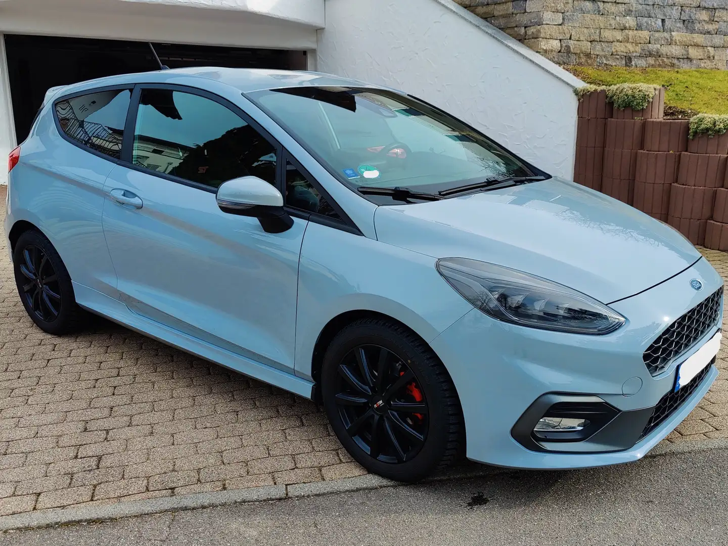 Ford Fiesta Fiesta 3-Türer 1.5 EcoBoost mit Styling Paket Grau - 1