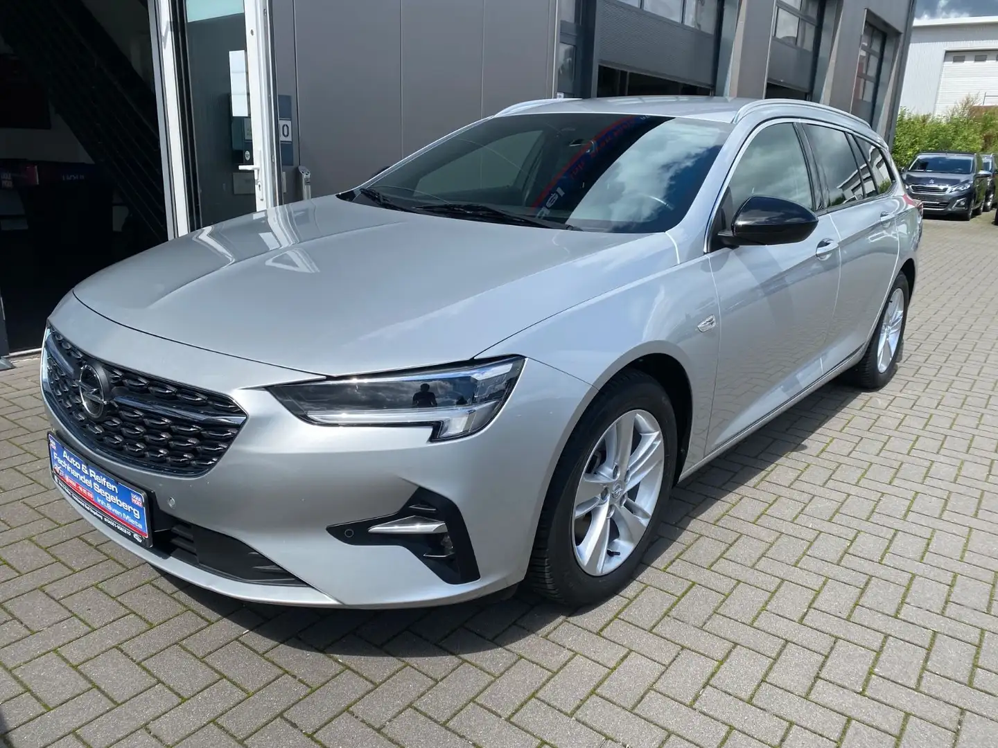 Opel Insignia B Sports Tourer Business AUTOMATIK*LED Silber - 1