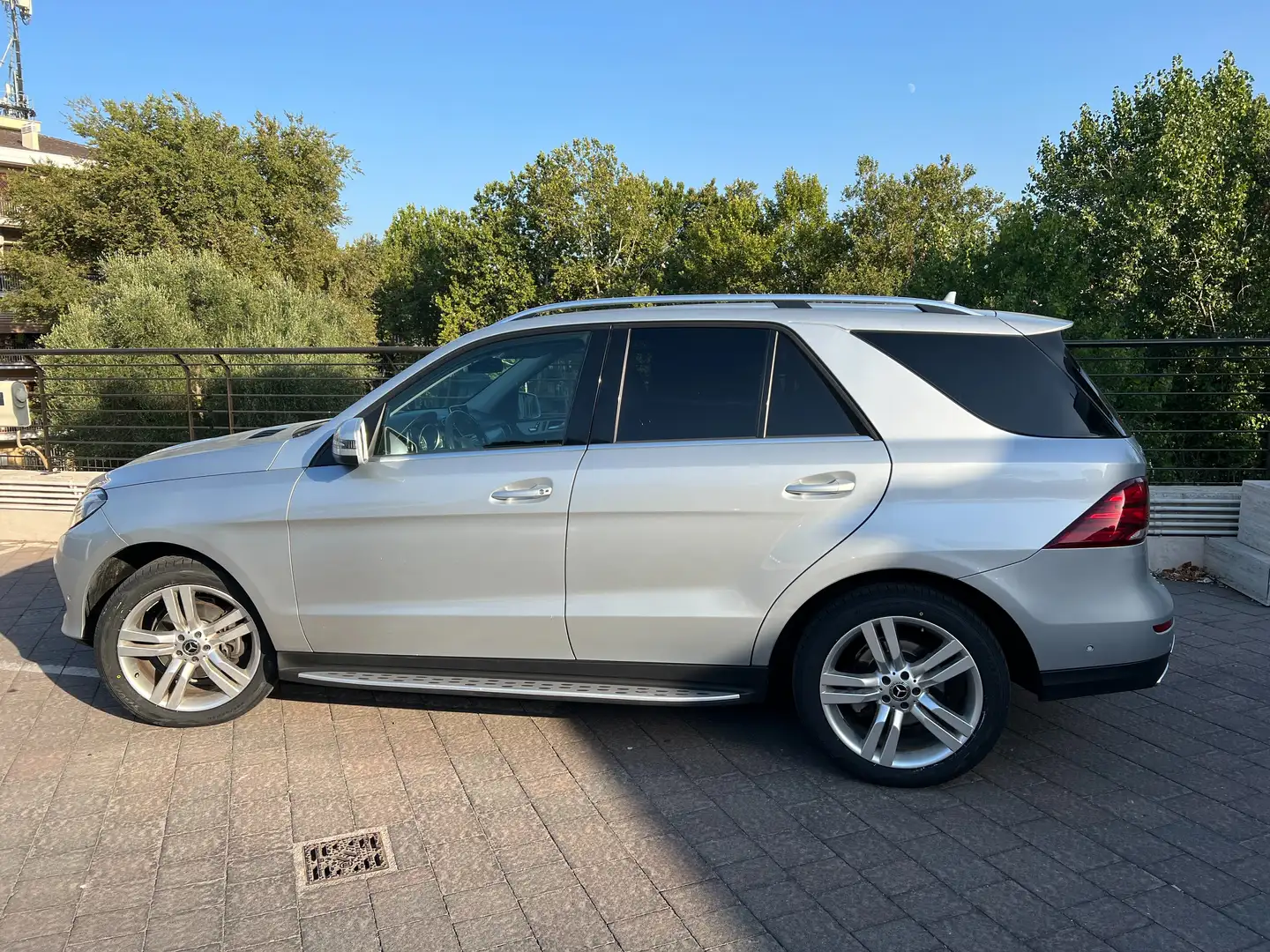 Mercedes-Benz GLE 250 GLE - W166 d Exclusive 4matic auto Argintiu - 1