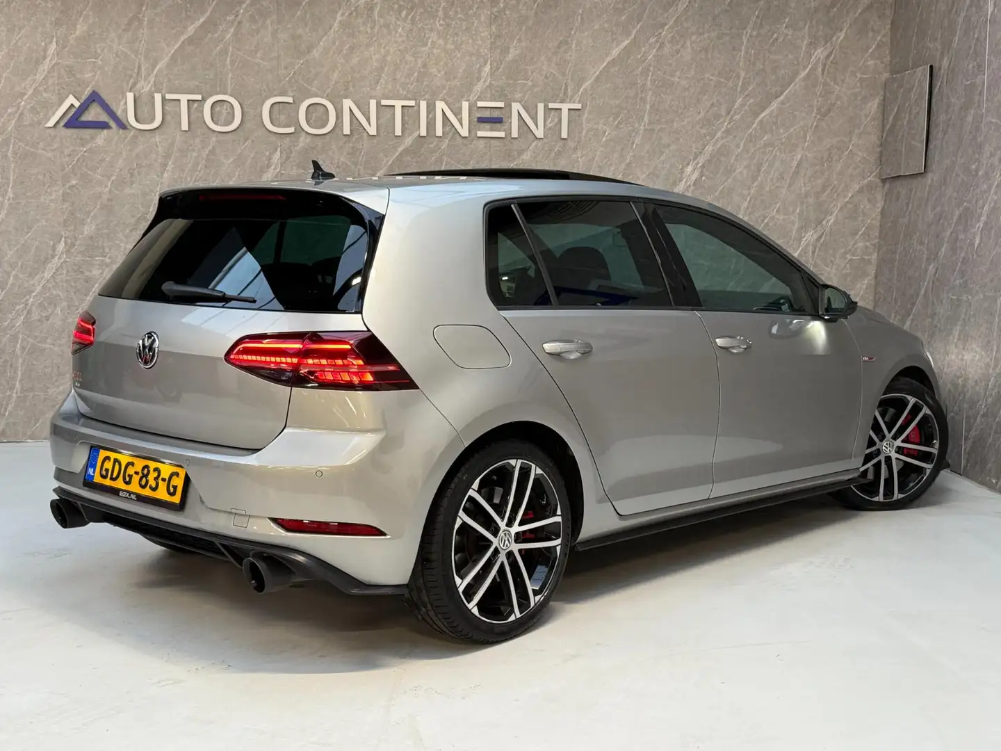 Volkswagen Golf GTI 2.0 TSI Performance 245 PK / FULL Grau - 2