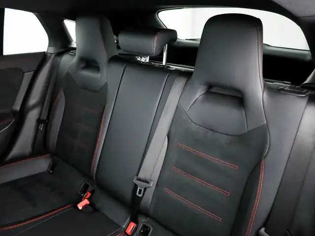 Mercedes-Benz Cla view 11