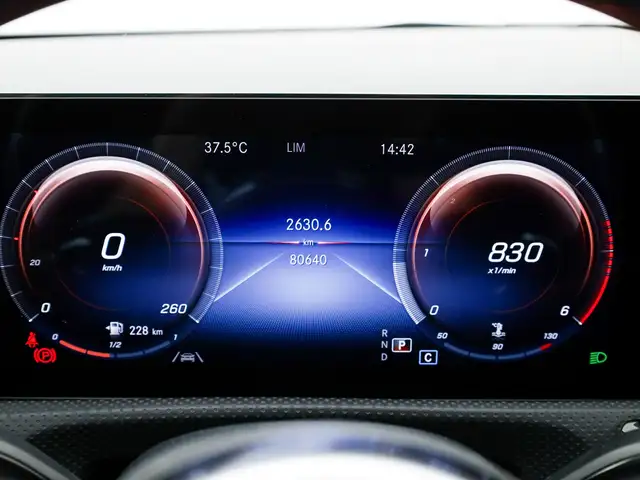 Mercedes-Benz Cla view 12