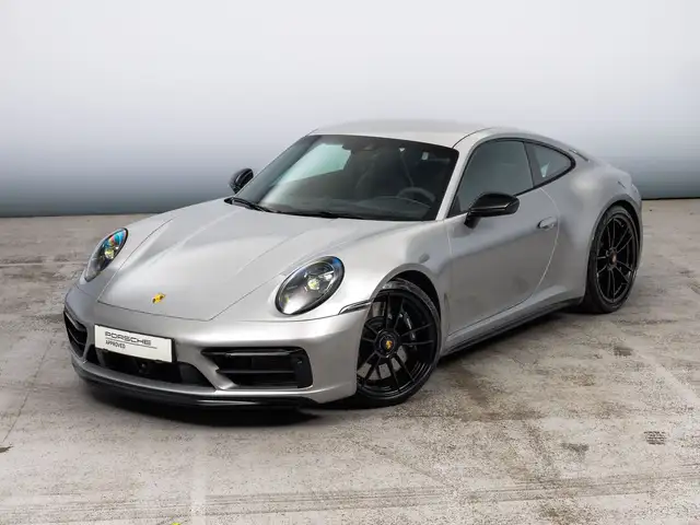 Porsche 911 view 12