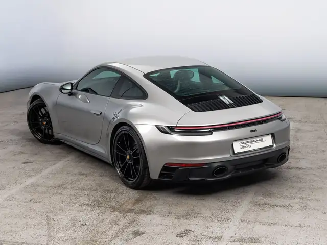 Porsche 911 view 2
