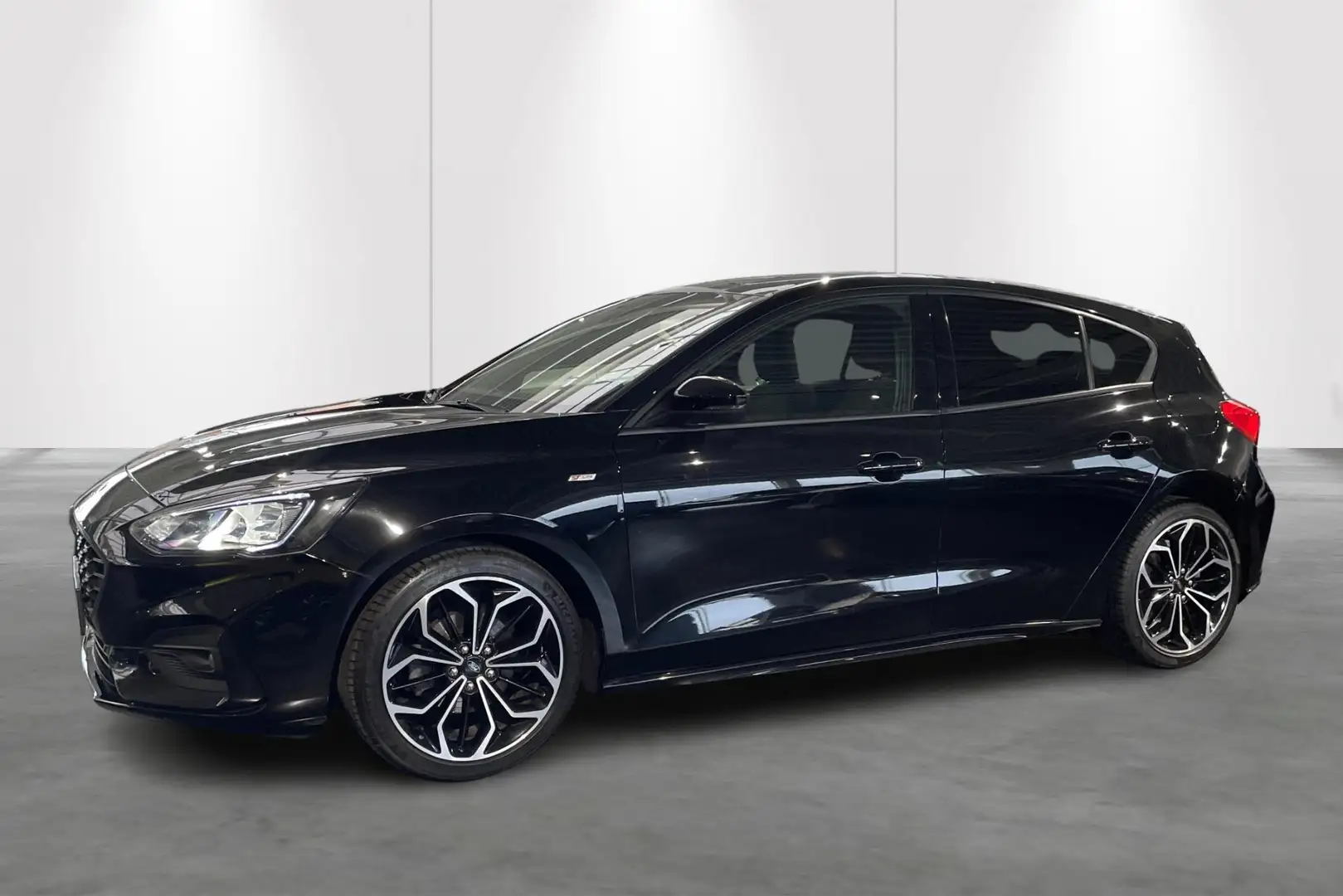 Ford Focus ST-line 1.0i Ecoboost 125pk AUTOMAAT Zwart - 1