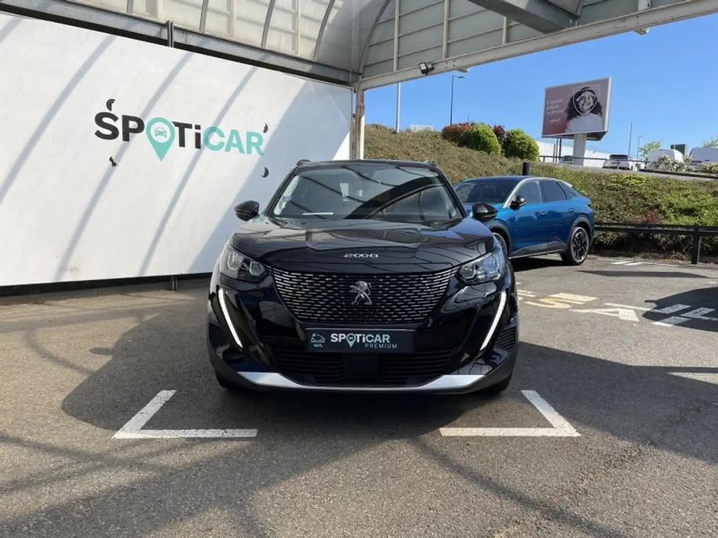 Peugeot e-2008 1.2 PureTech 130ch S\u0026S Allure Noir - 2