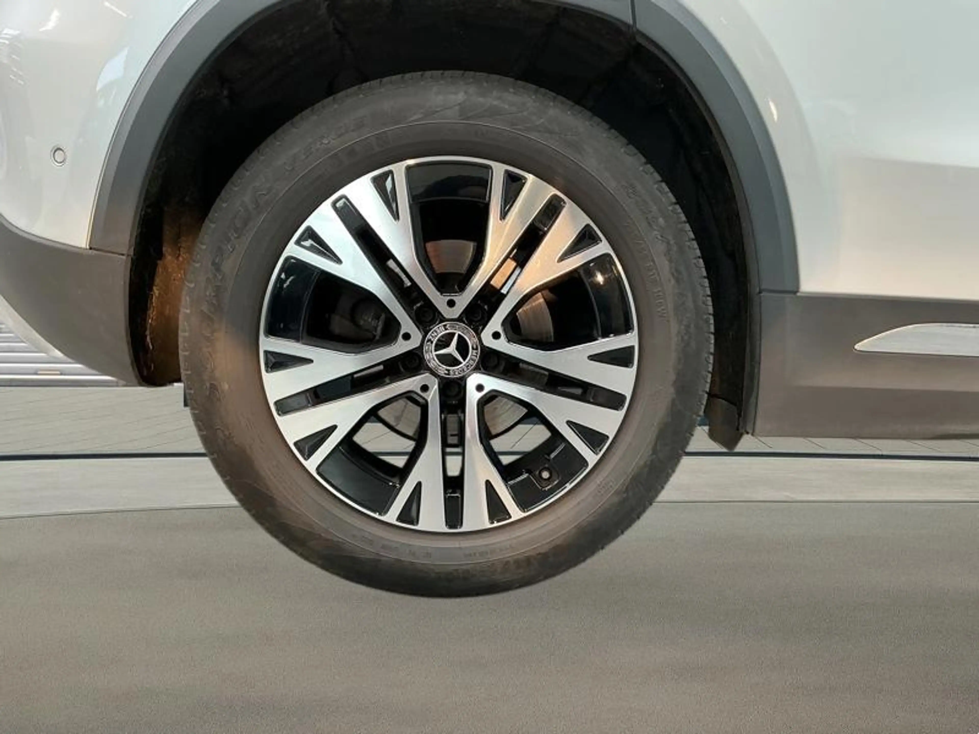 Mercedes-Benz GLA 180 d Luxury Line — photo 6