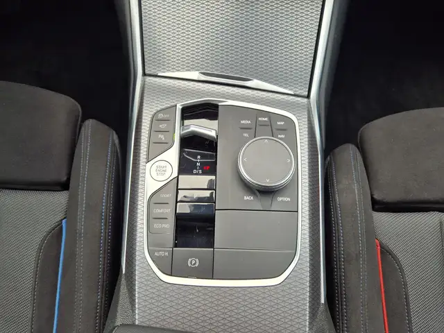 BMW 3 Series view 10