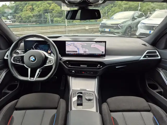 BMW 3 Series view 8
