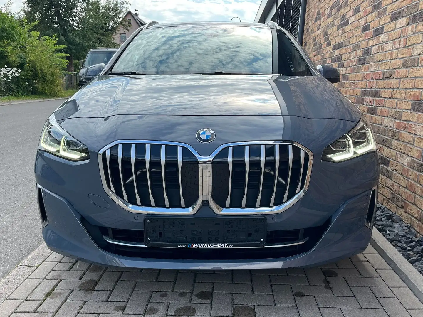 BMW 223i Active Tourer HUD DAProf Pano AHK Leder Grau - 2