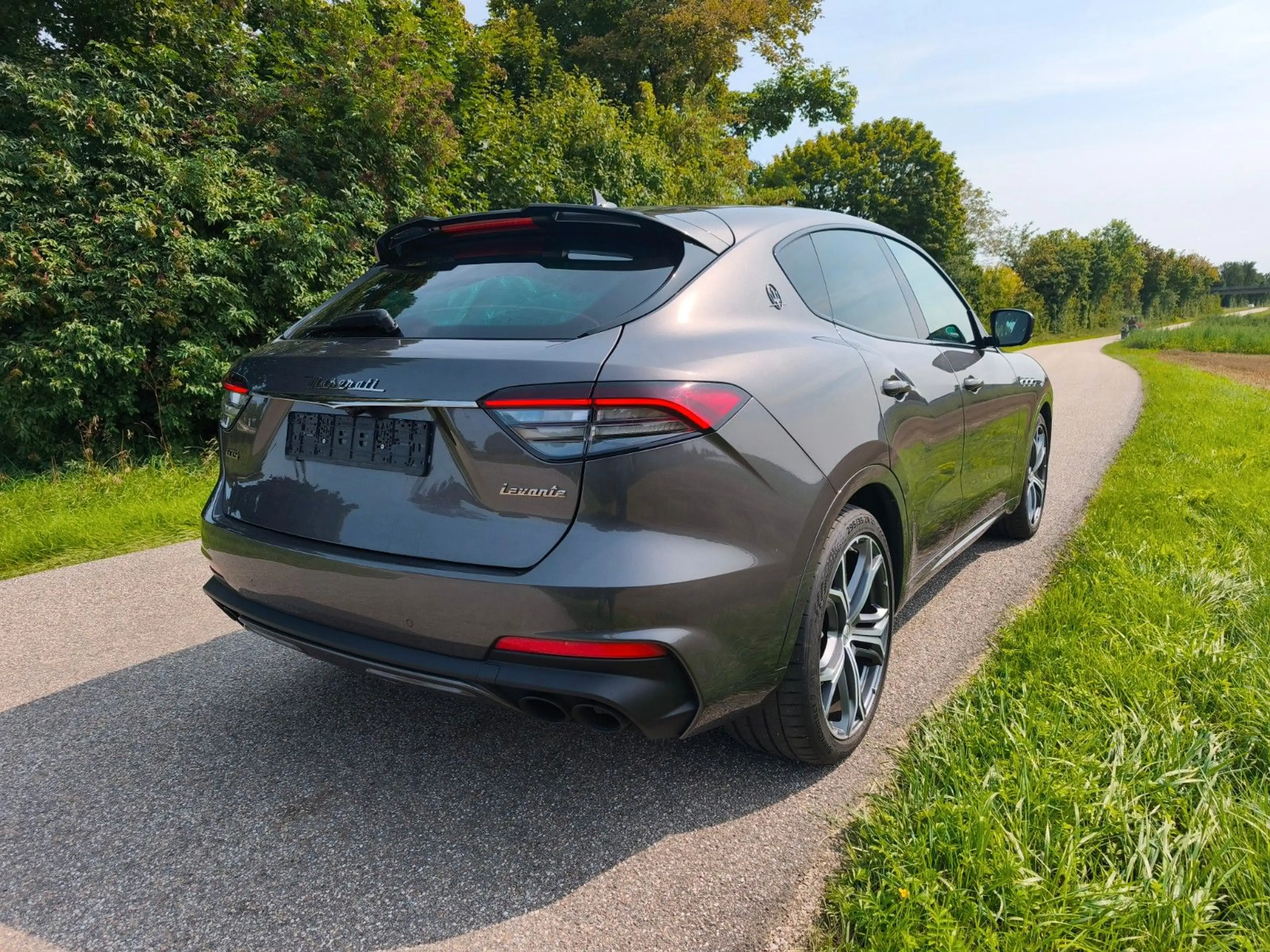 Maserati Levante GTS Q4 21 Zoll Soft Close — photo 4
