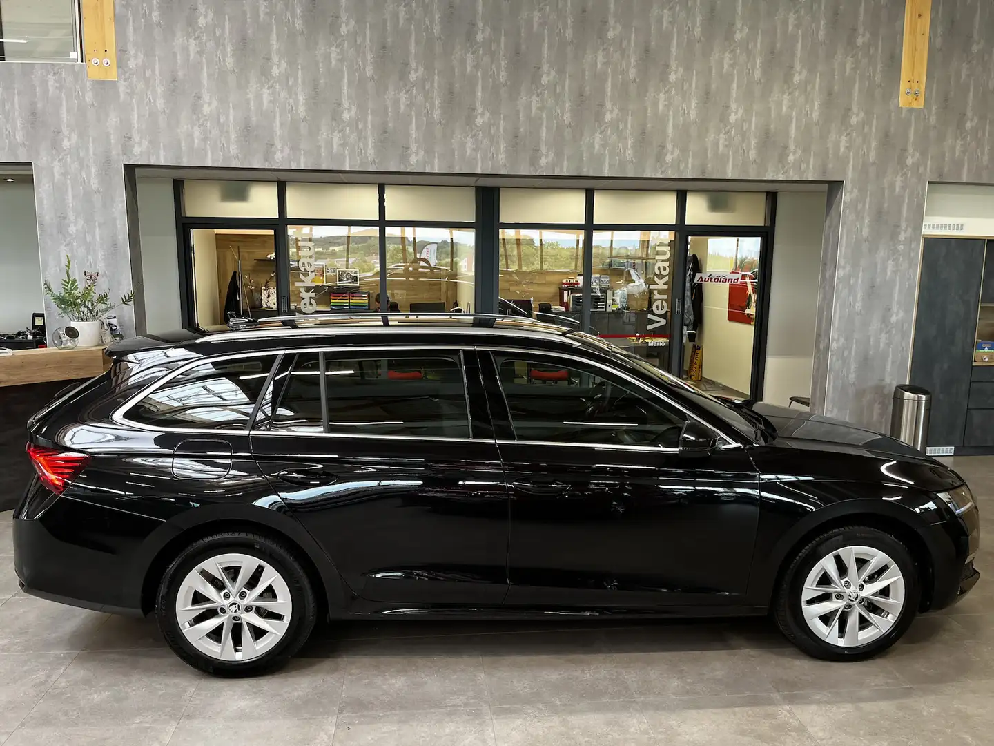 Skoda Octavia TDI 110 kW Selection ACC DSG App Kamera Negro - 2