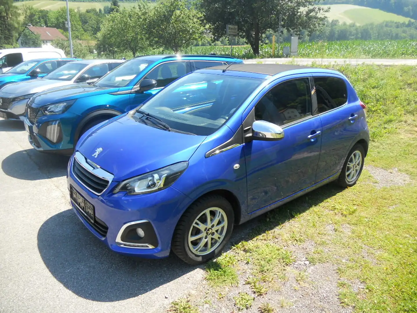 Peugeot 108 1,0 VTi 72 TOP! Collection Blau - 1