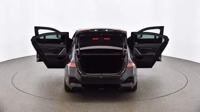 BMW 530 e xDrive Limousine G60 Ansicht 12