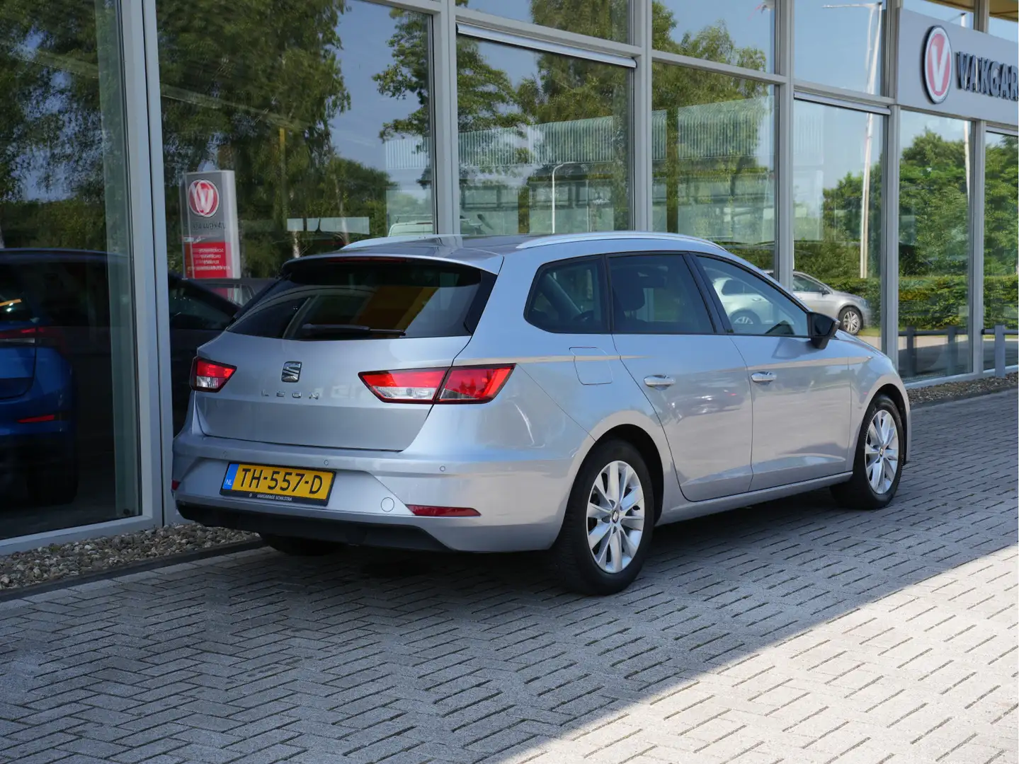 SEAT Leon ST 1.0 EcoTSI Style Business Intense | Keyless | D Grijs - 2