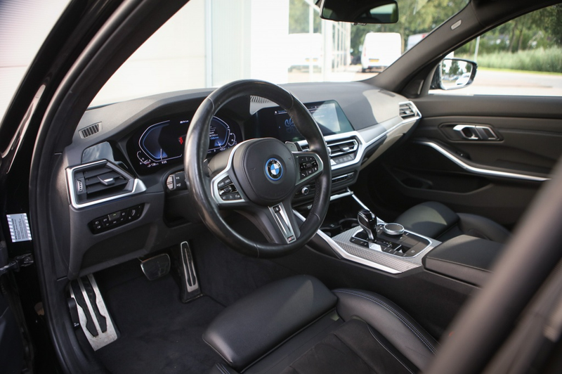 BMW 330 3-serie 330e Bns Ed. Pl. — photo 3