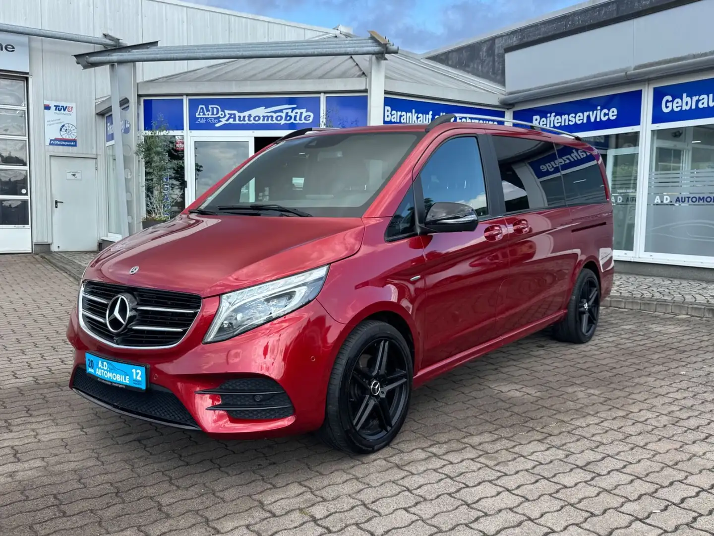 Mercedes-Benz V 250 Roşu - 1