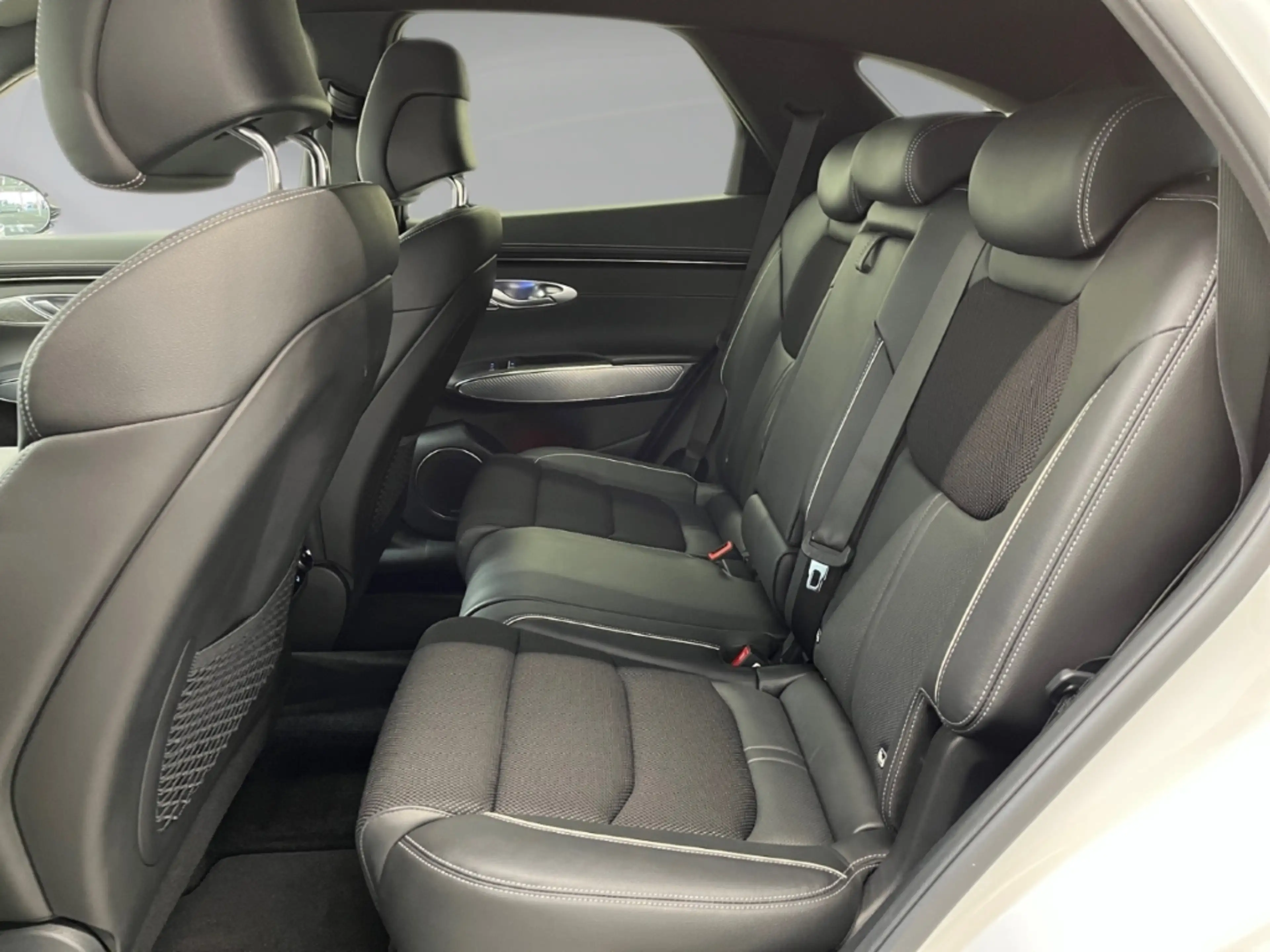 Genesis GV70 Sport 4WD AD Memory Sitze LED ACC El. Heckklappe A — photo 15