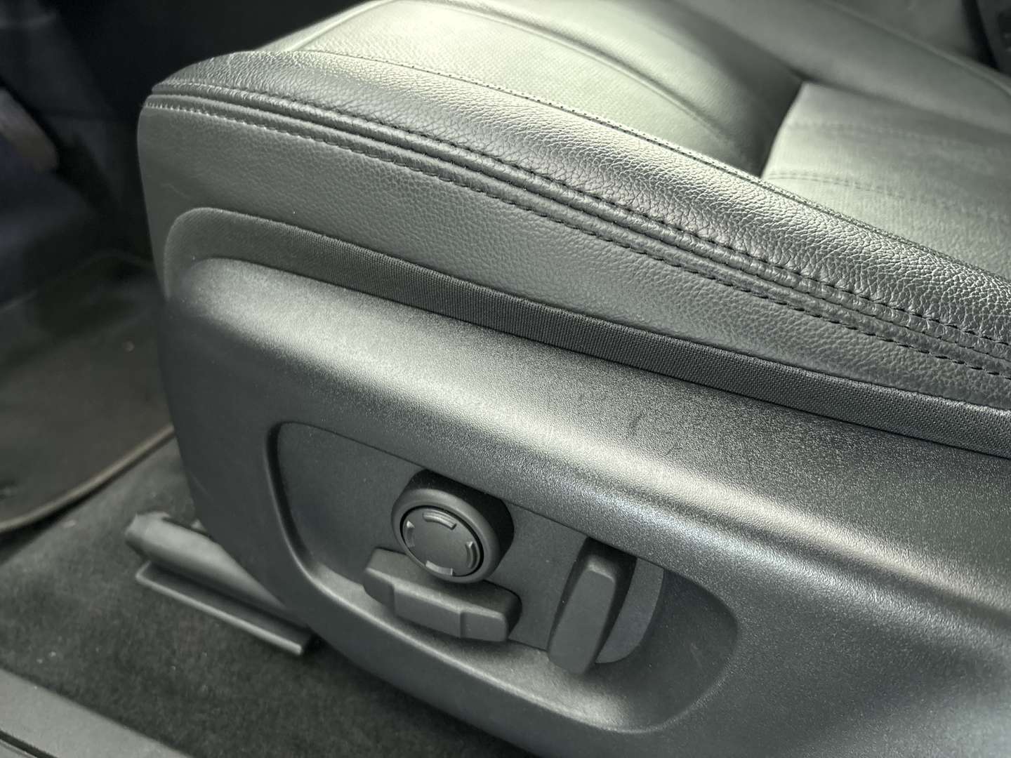 Land Rover Range Rover Evoque P270e PHEV AWD S Edition | Black Pack | Panorama -  - Joinsteer - #4