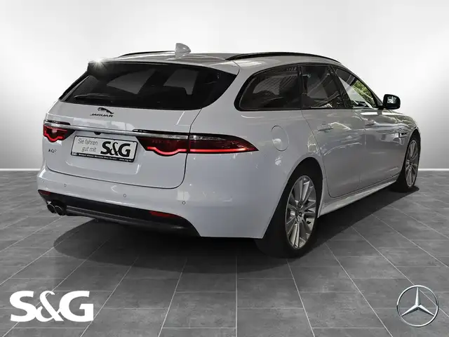 Jaguar XF view 2