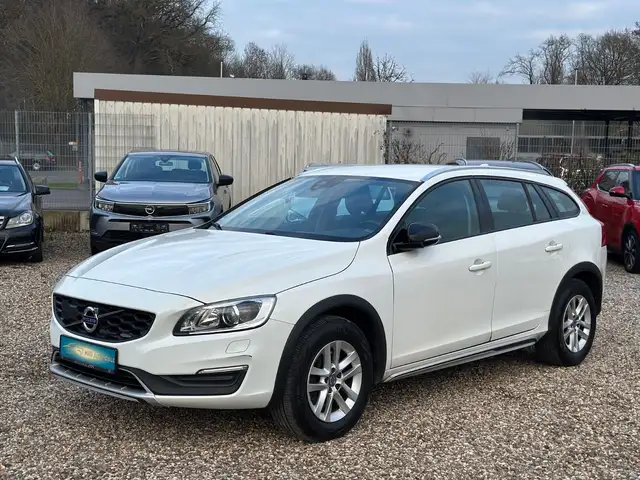 Volvo V60 Cross Country Basis Automatik Navi Bi-Xenon